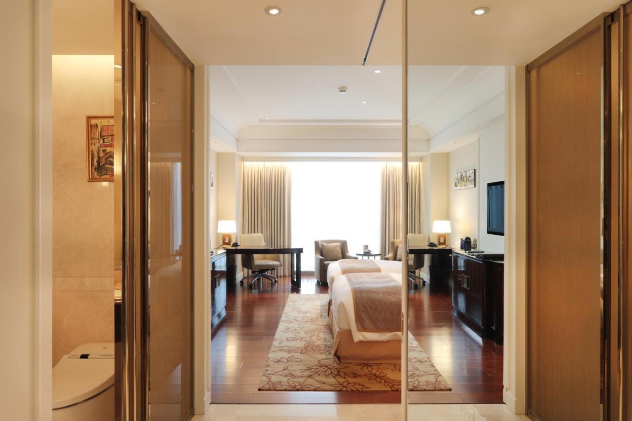 Hotel The Okura Prestige Taipéi Exterior foto A suite at the Mandarin Oriental, Munich