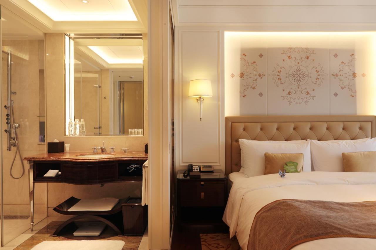 Hotel The Okura Prestige Taipéi Exterior foto A guest room at The Imperial