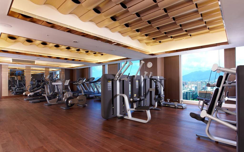 Hotel The Okura Prestige Taipéi Exterior foto The gym at The Landmark