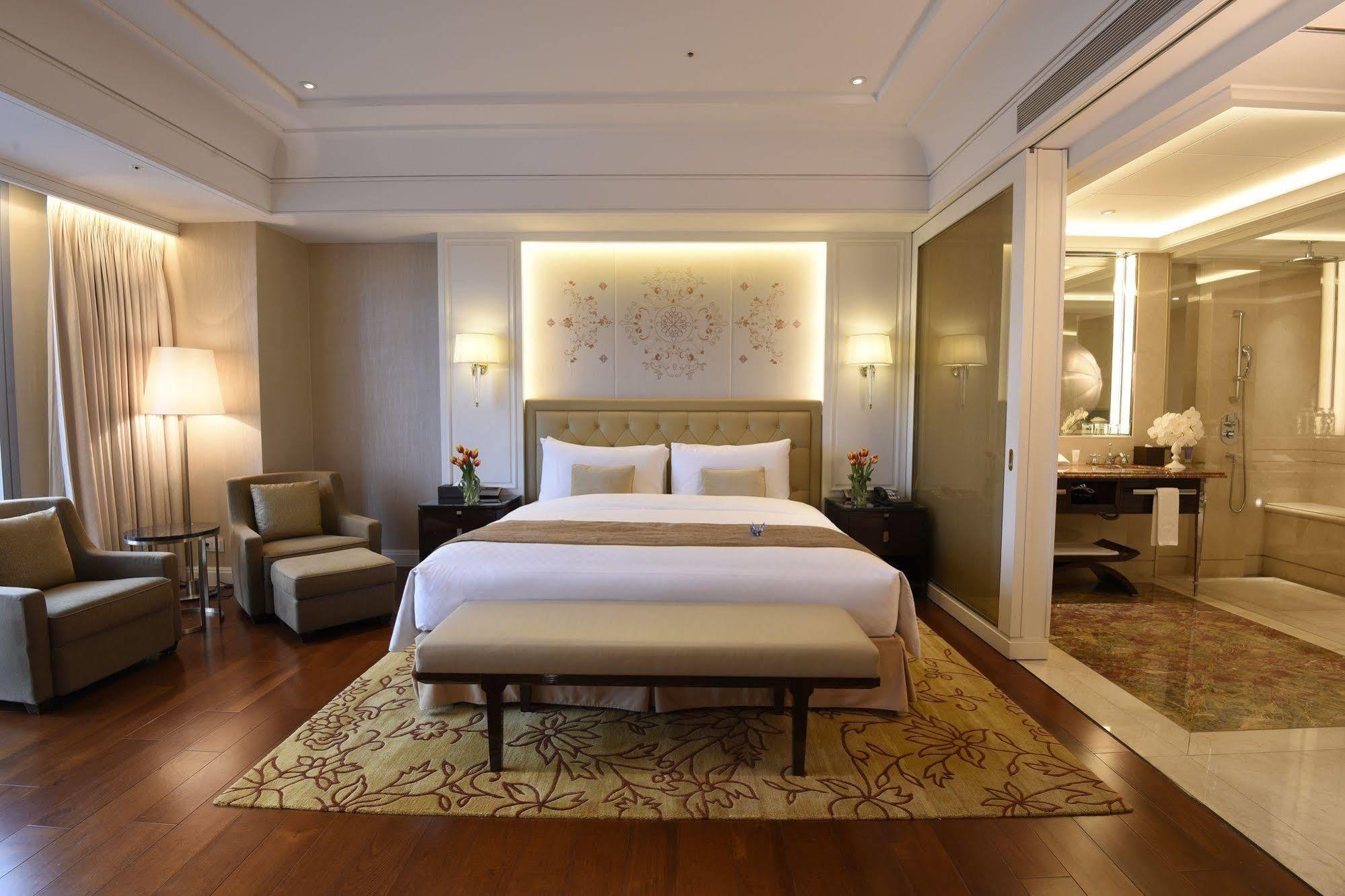 Hotel The Okura Prestige Taipéi Exterior foto A bedroom at the Taj Mahal Palace